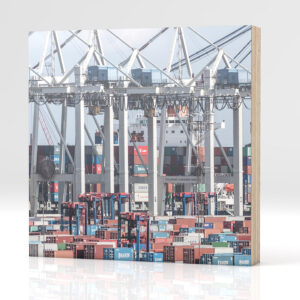 Hamburg Containerhafen auf Holz